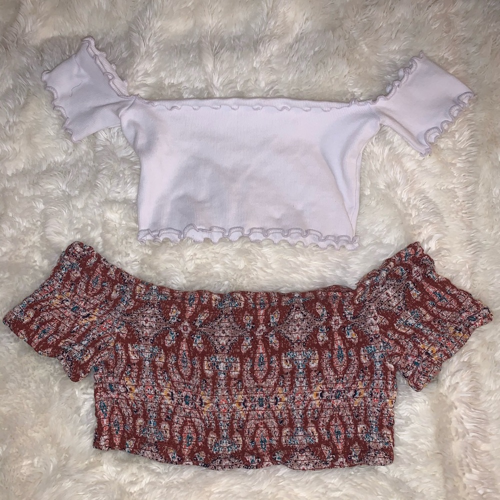 Bundle of 2 off the shoulder crop tops!
